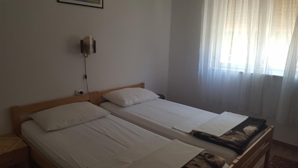 Apartments Paradiso พูลา ภายนอก รูปภาพ